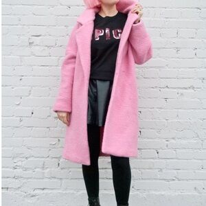 La Redoute + JACQUEMUS coat
Chic Pink Teddy Jacket for Women